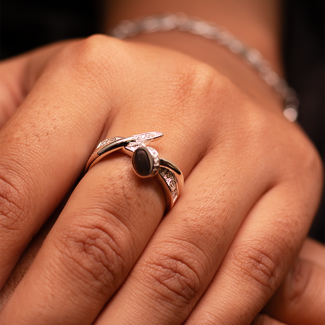 SILVER UNIQUE RING