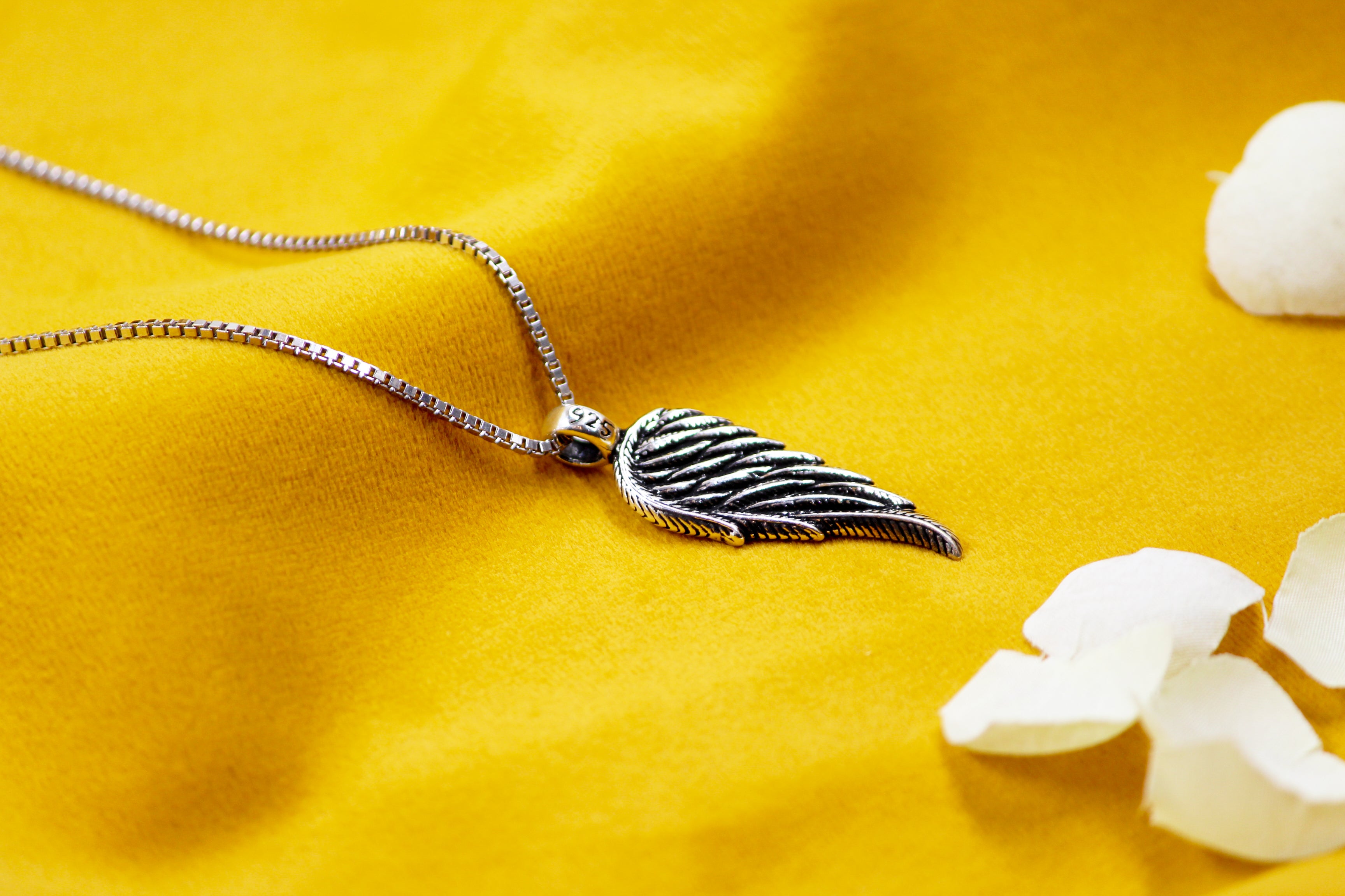 SILVER ANGEL WING PENDANT WITH LINK CHAIN