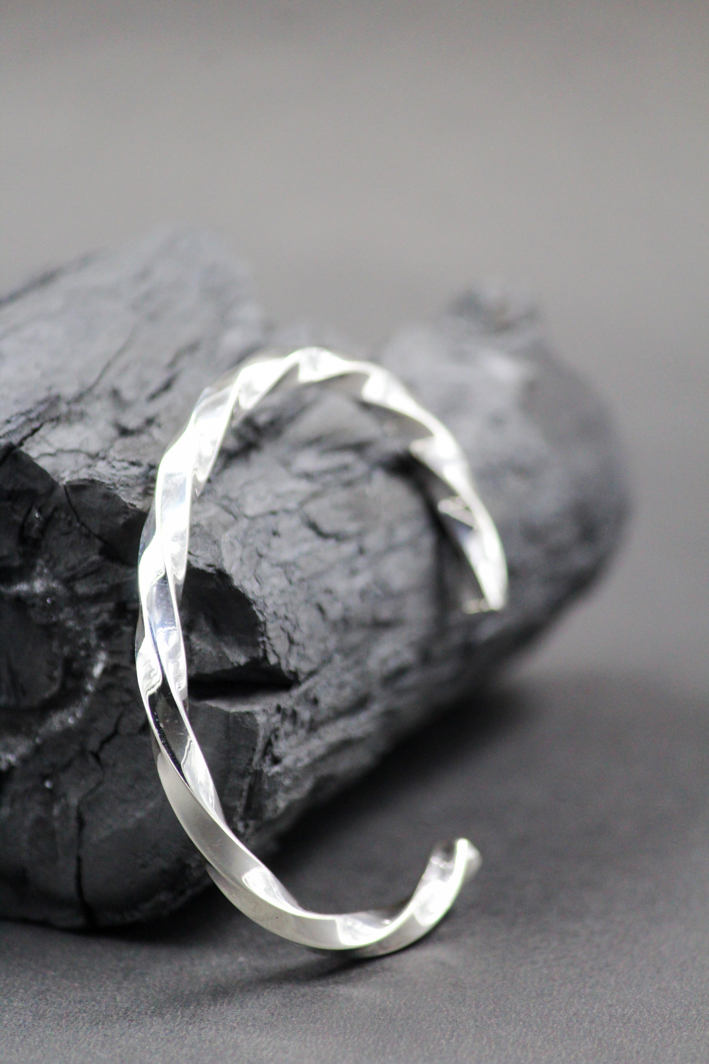SILVER TWISTED BRACELET