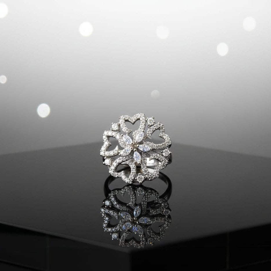 SILVER DAZZLING BLOOM COCKTAIL RING