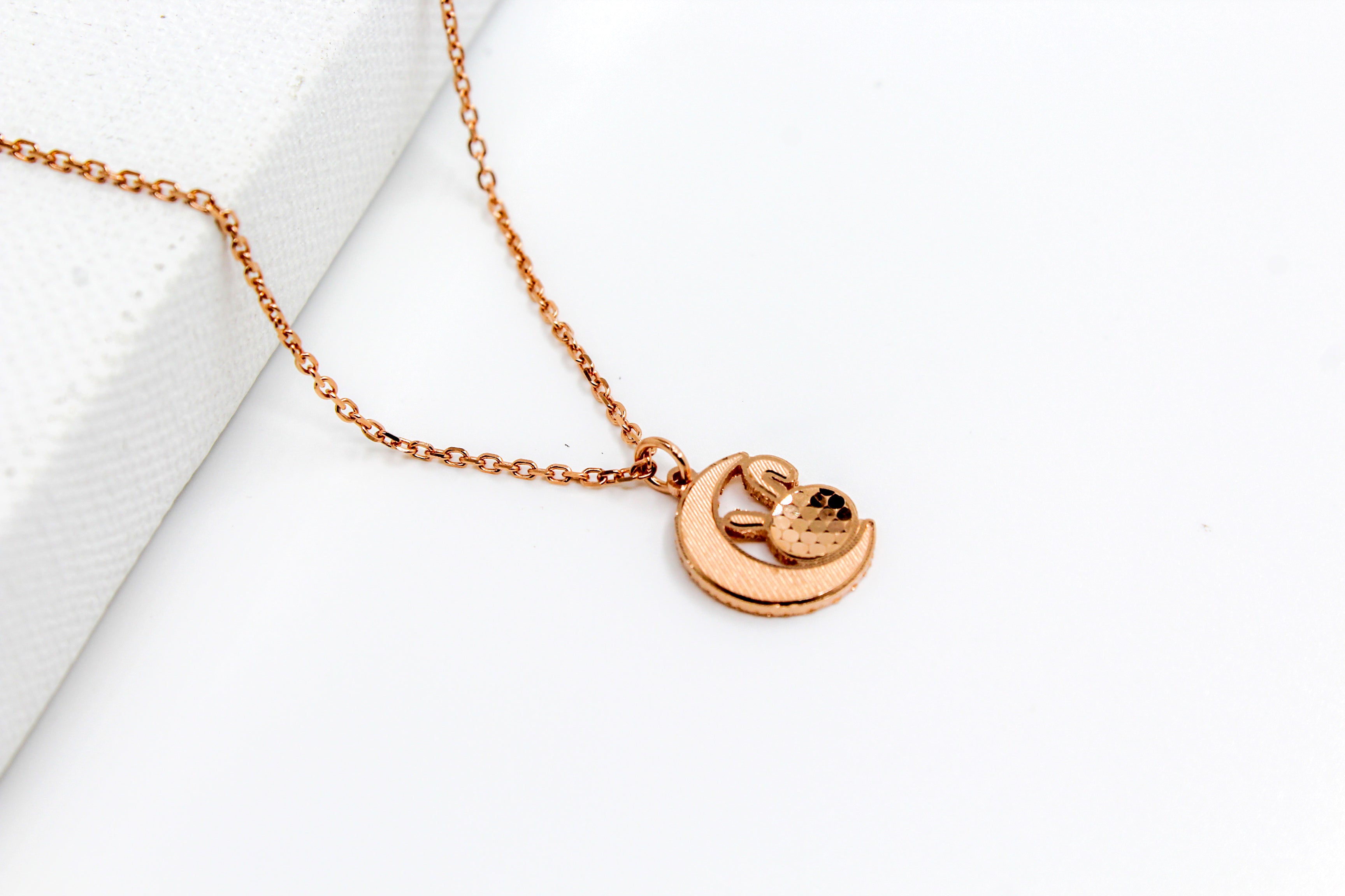 Lunar Harmony Pendant With Link Chain